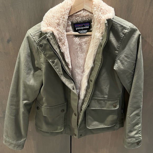 Patagonia Maple Grove jacket with fur lining olive - Picture 4 of 7